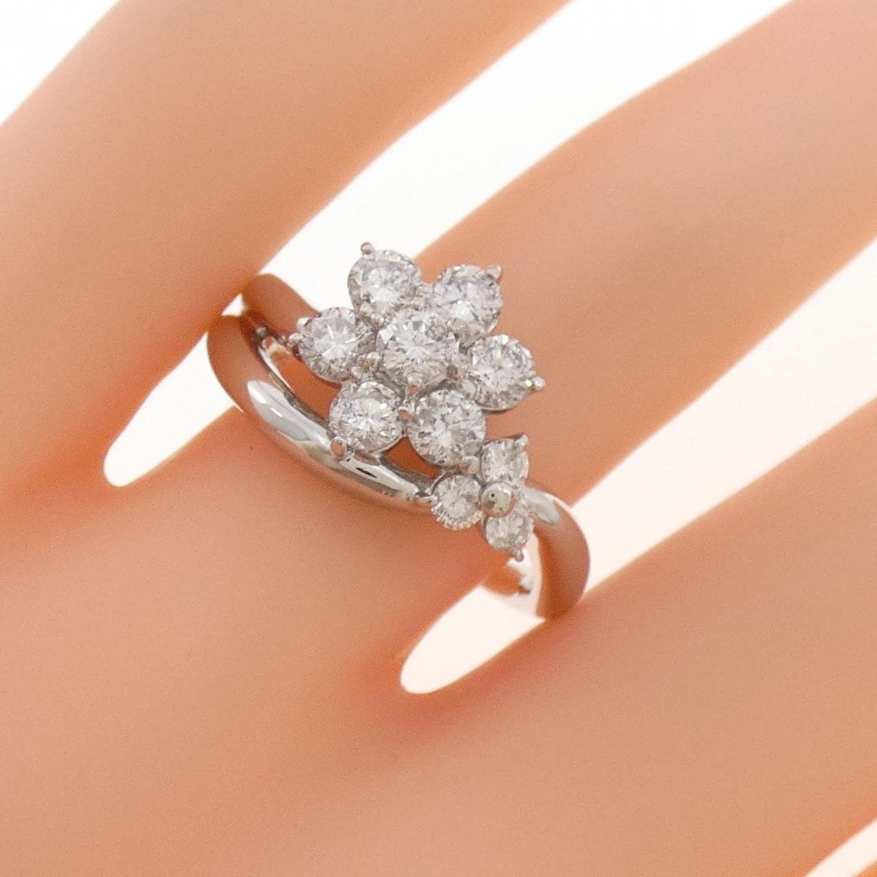 PT900 フラワー ダイヤモンド リング 1.00CT