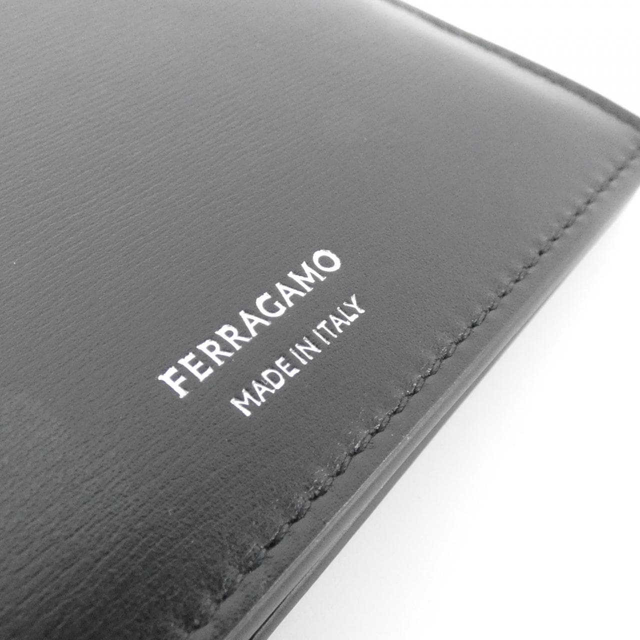 【新品】サルヴァトーレフェラガモ 66 1325 札入れ