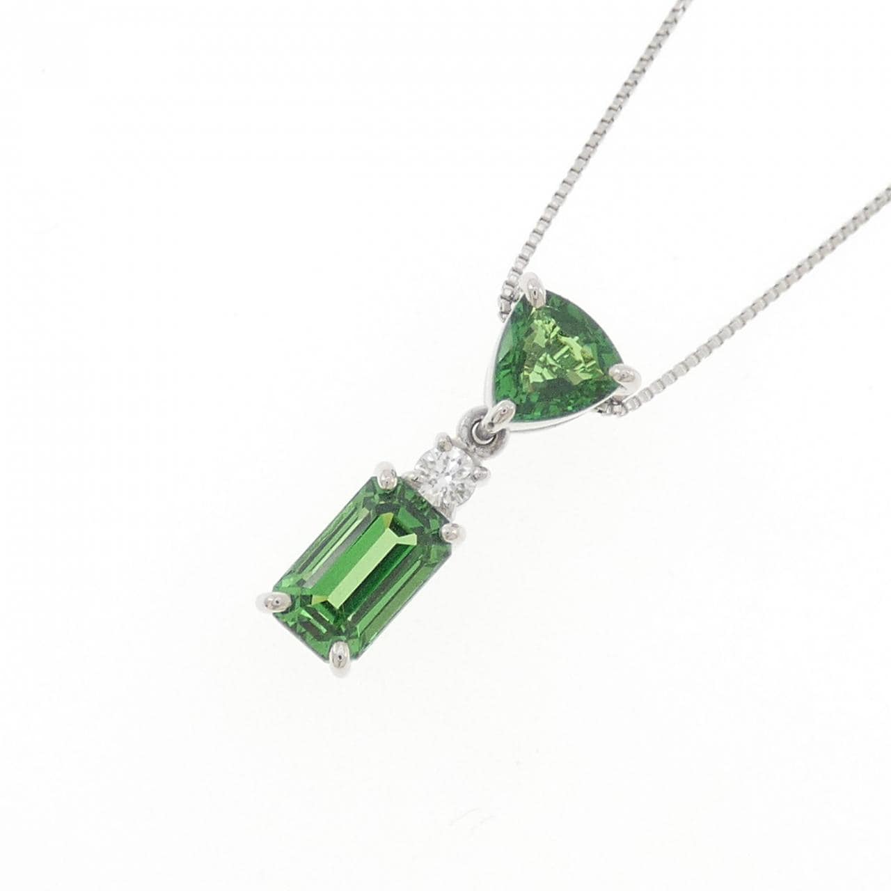 PT900/PT850 グリーンガーネット ネックレス 1.84CT