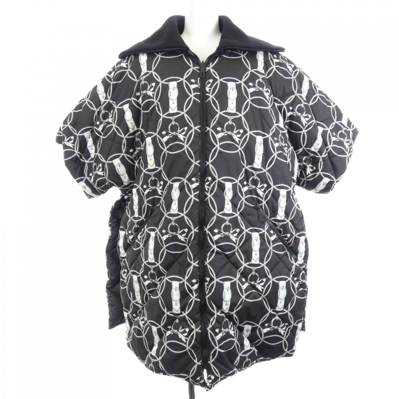 エルメス HERMES LA PROMENADE DU MATIN 2H0160D4 ダウンジャケット