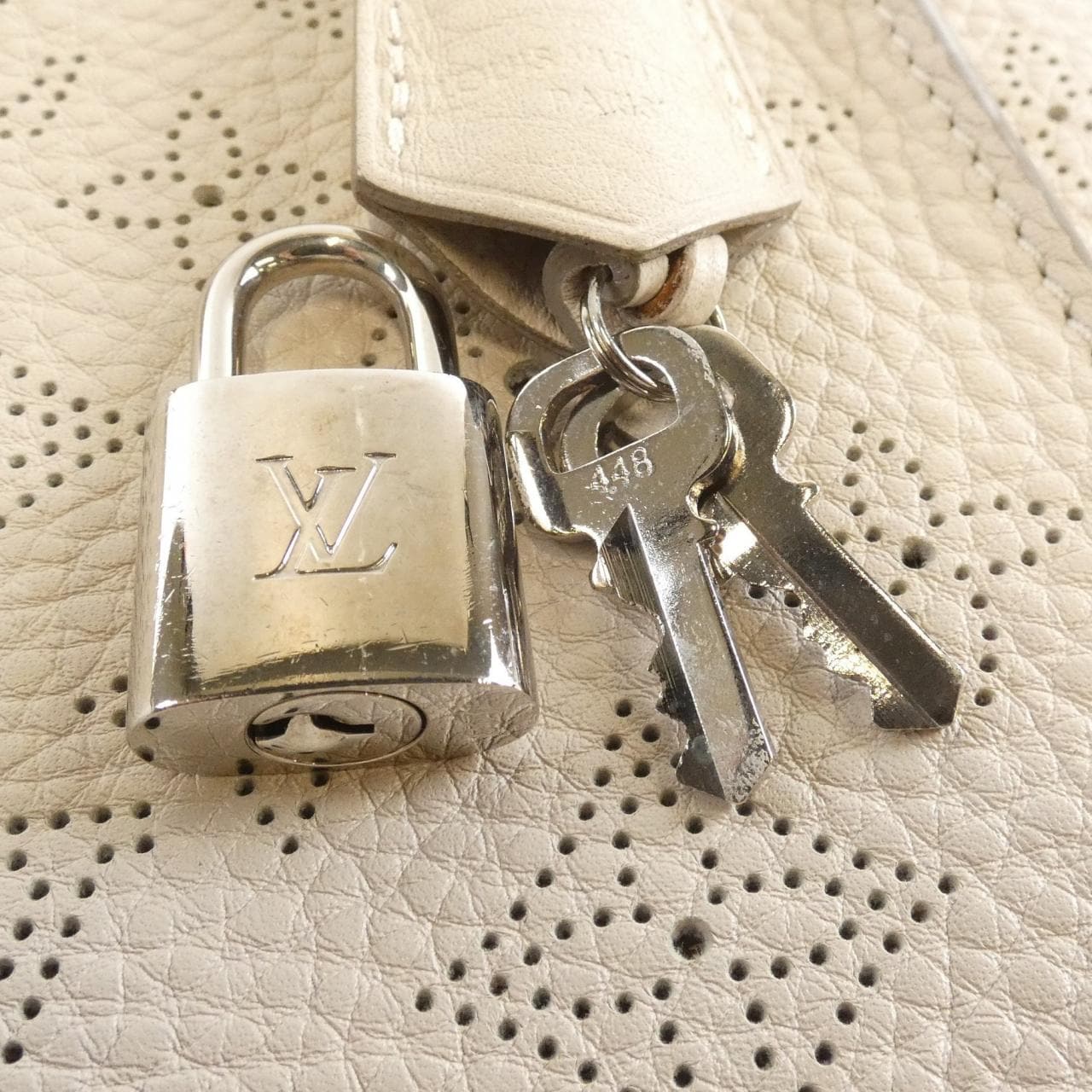 ルイヴィトン マヒナ セレネ PM M94275 ショルダーバッグ