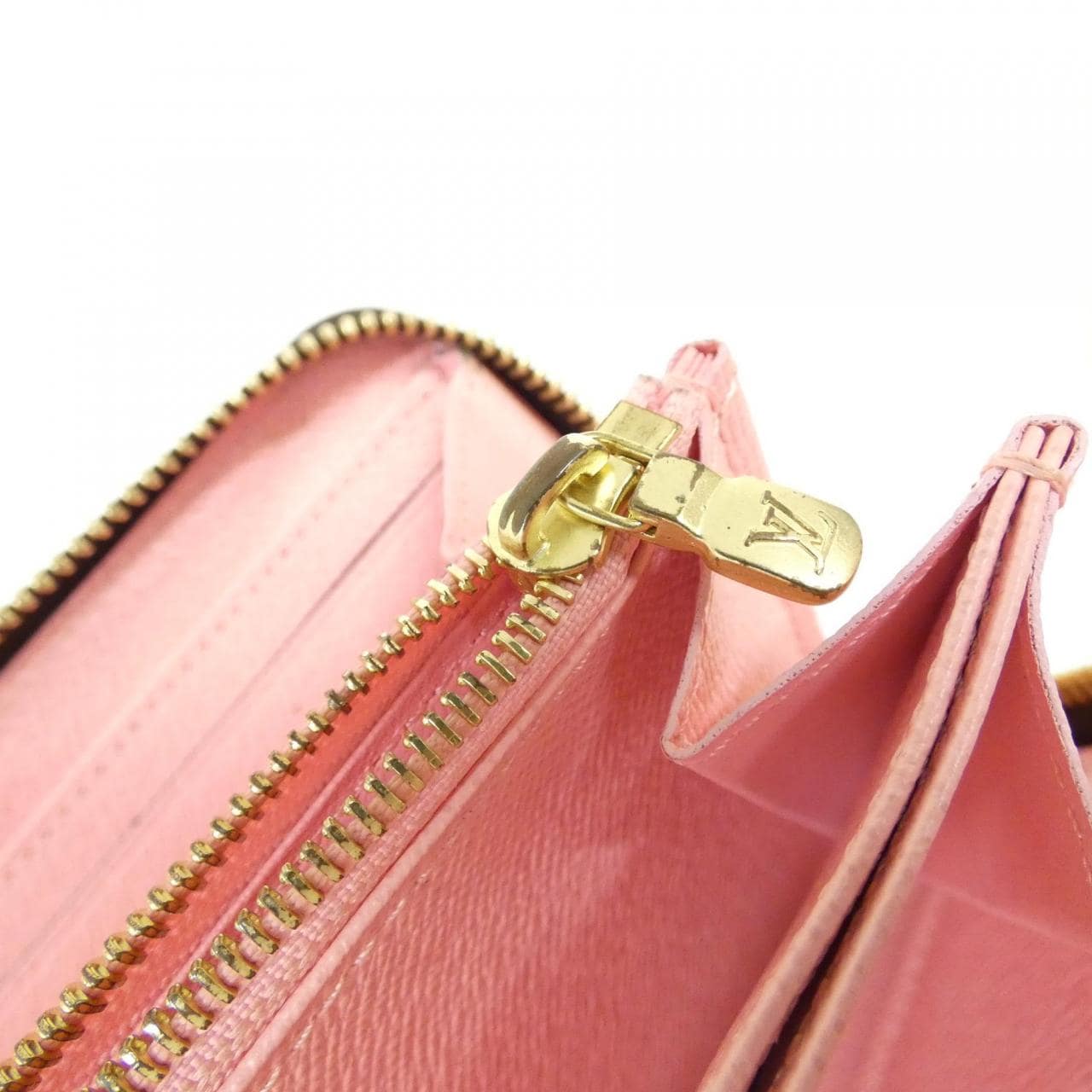 ルイヴィトン モノグラム(ホリデイ) ジッピー ウォレット M69753 財布