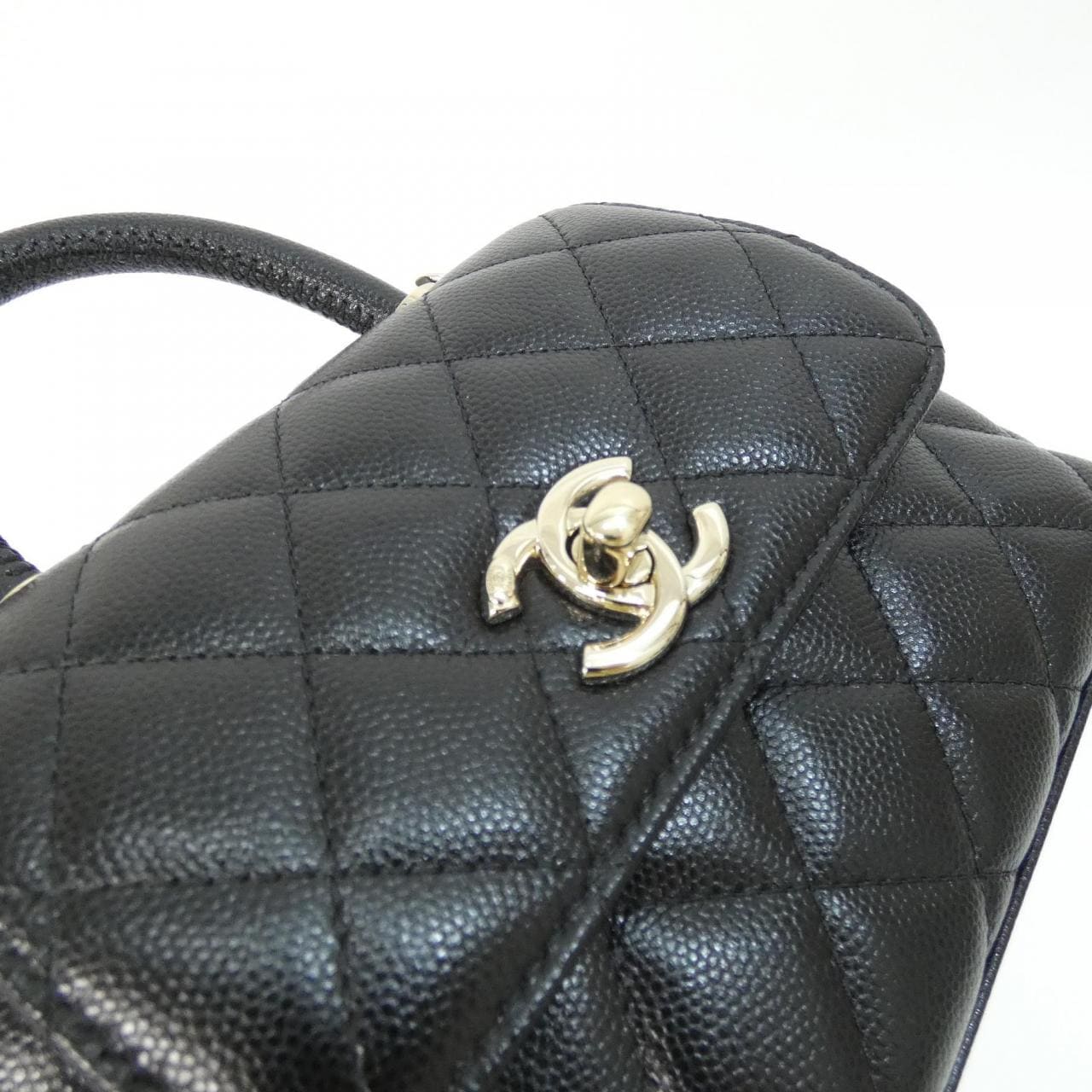 シャネル AP4244 チェーンクラッチ