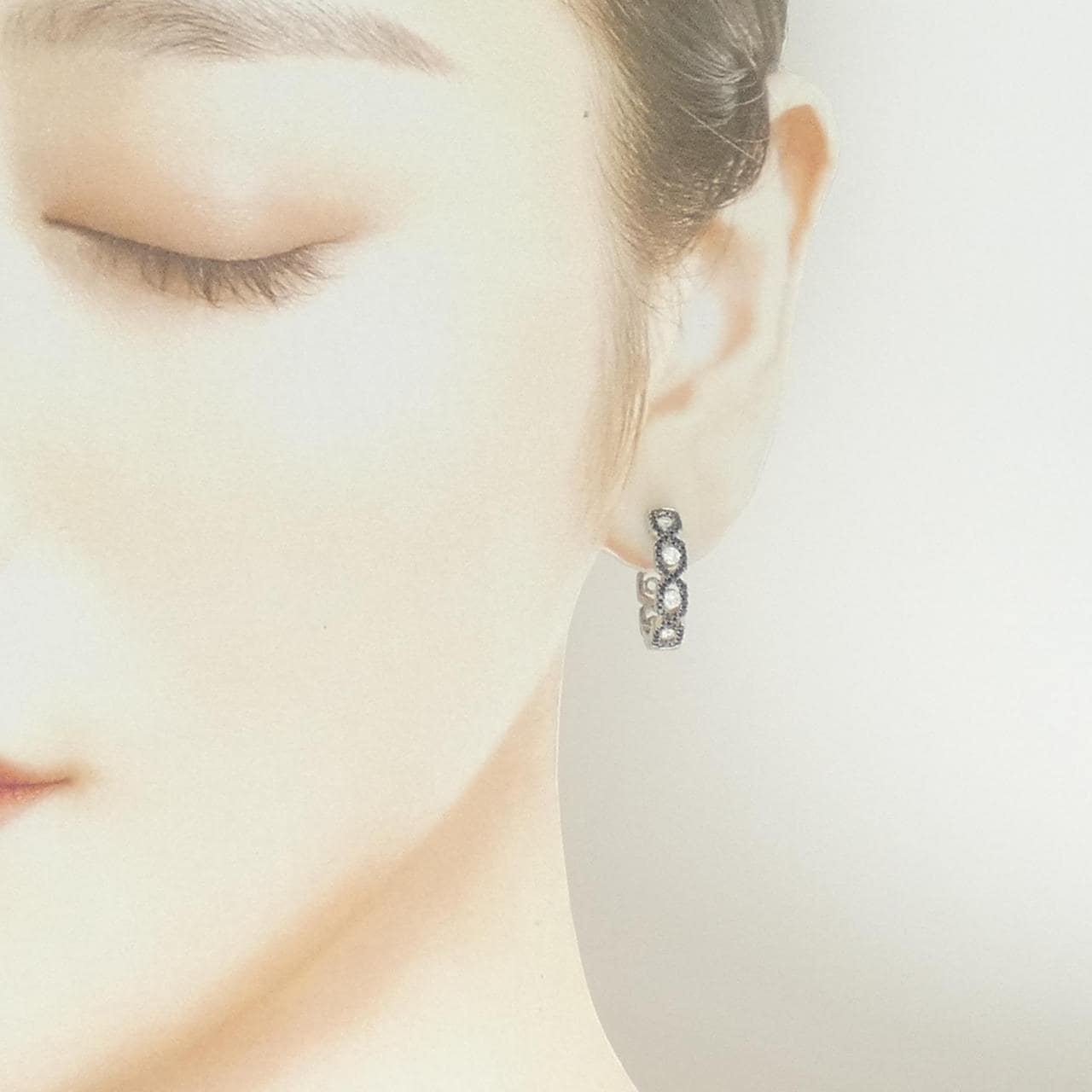 750WG ダイヤモンド ピアス 0.76CT