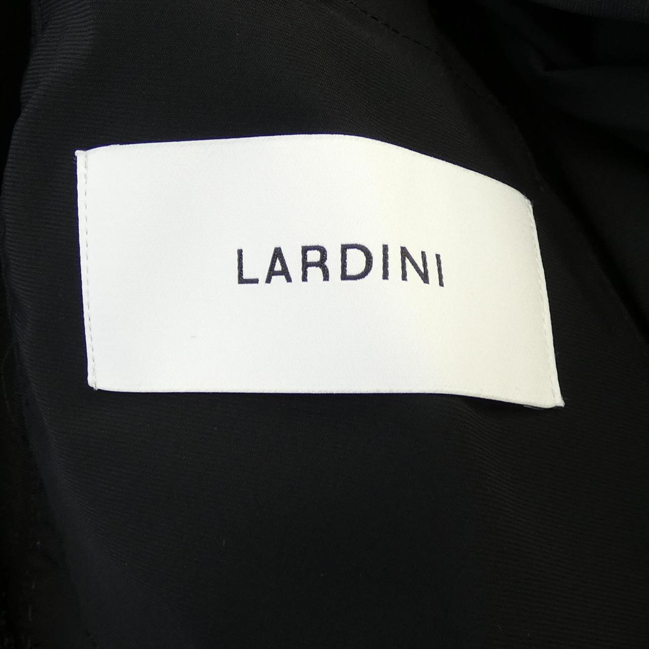 ラルディーニ LARDINI スーツ