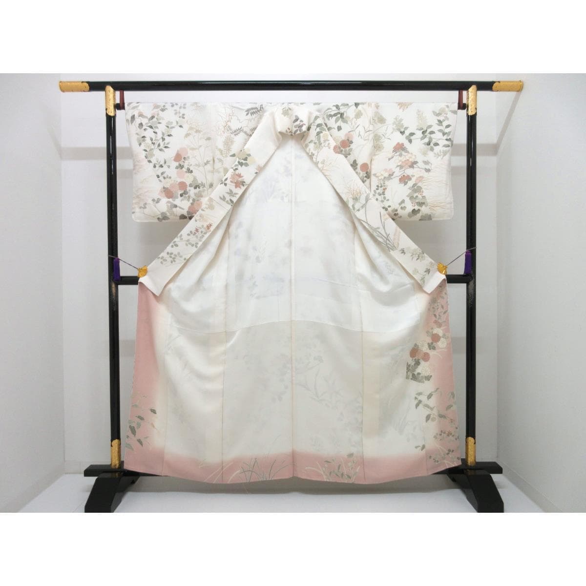 【未使用品】訪問着　友禅金彩加工　刺繍入り