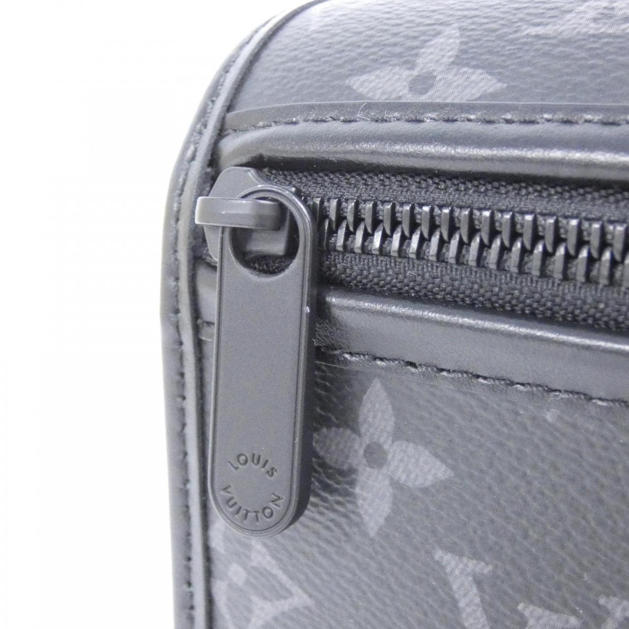 LOUIS VUITTON Monogram Eclipse Bosphore 穿戴式皮夾 M12599 單肩包