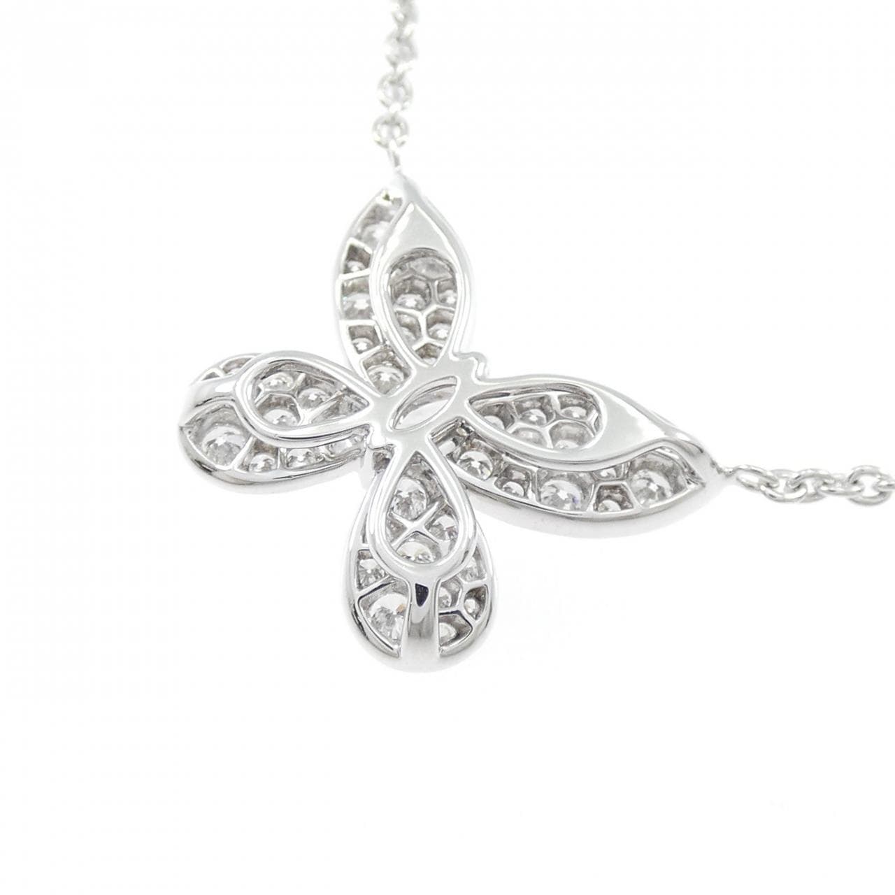 グラフ パヴェ バタフライ ミニ ネックレス