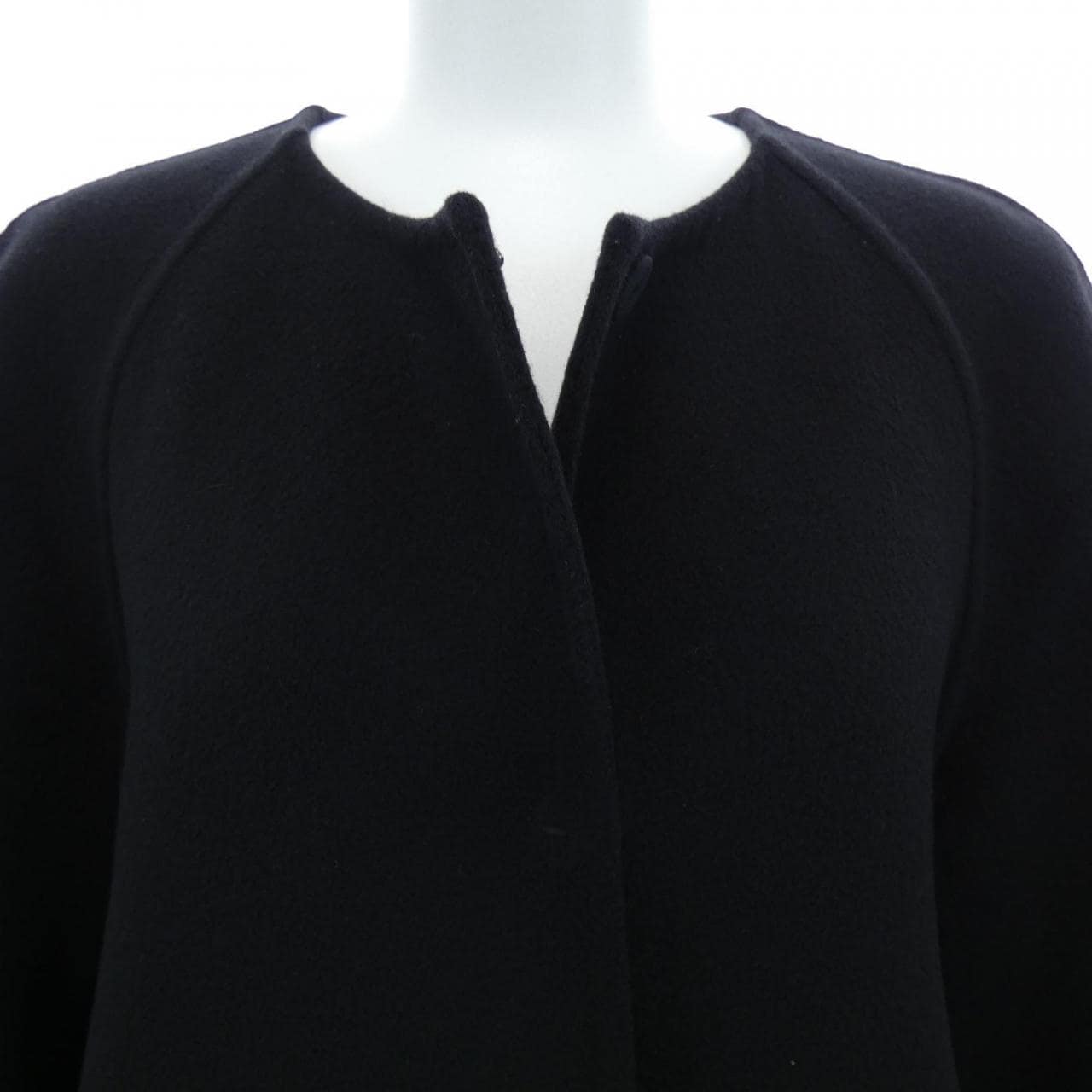 FENDI狐狸毛口袋大衣 FF7818 W1D