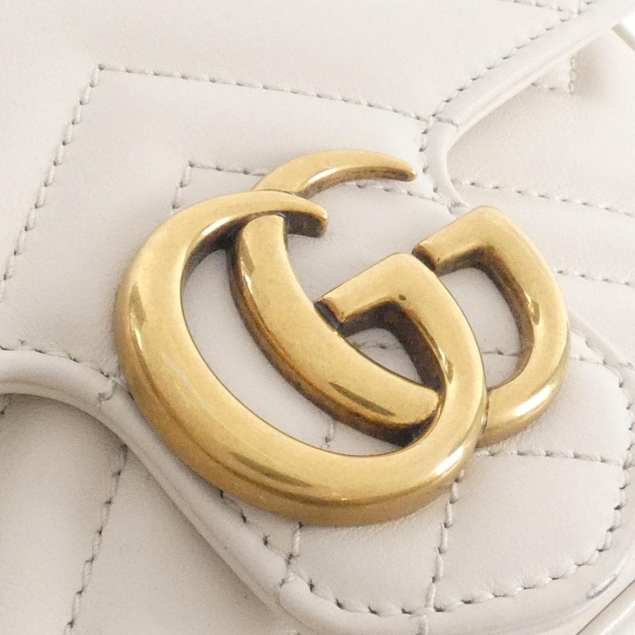 グッチ GG MARMONT 476433 DTDCT ショルダーバッグ