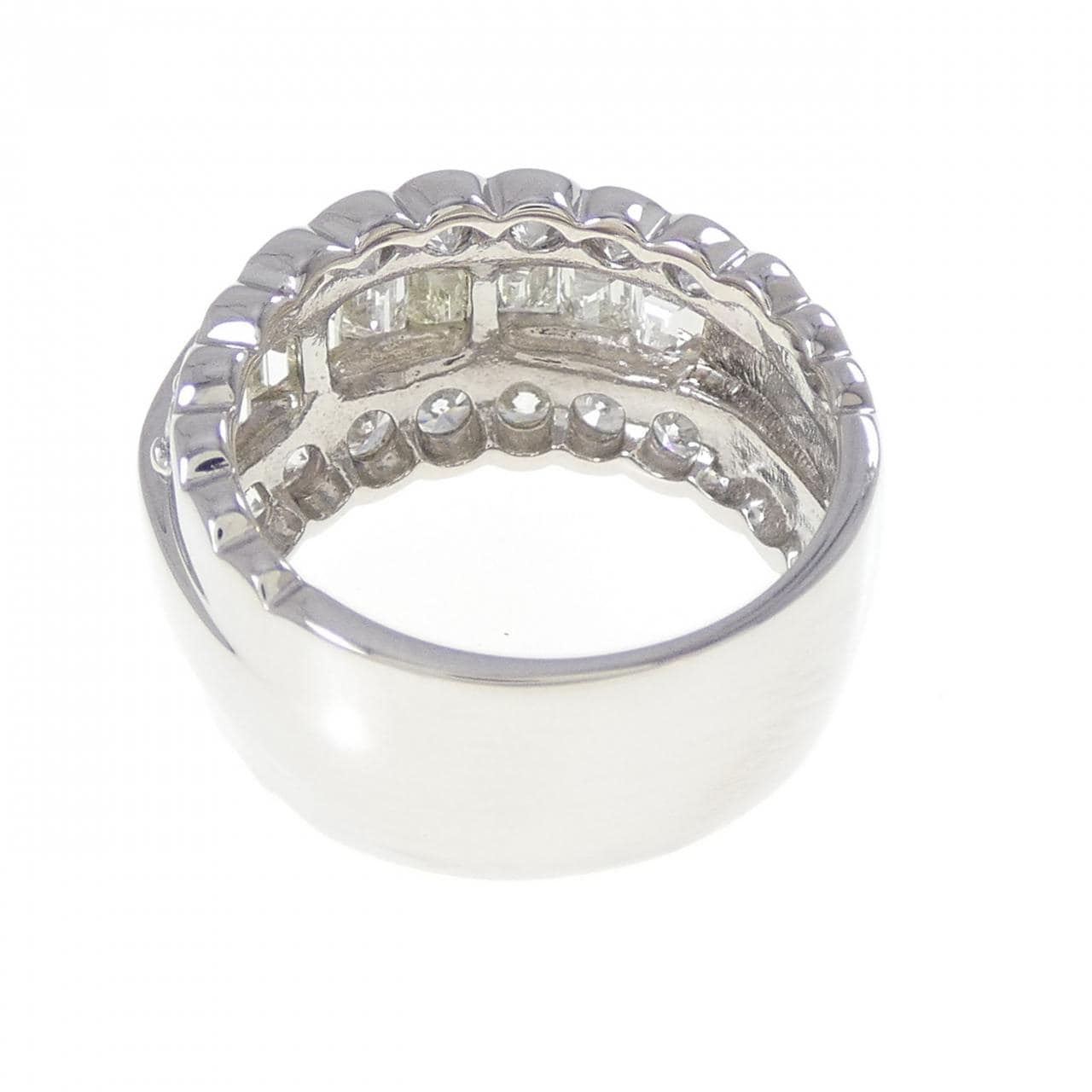 PT900 ダイヤモンド リング 3.00CT