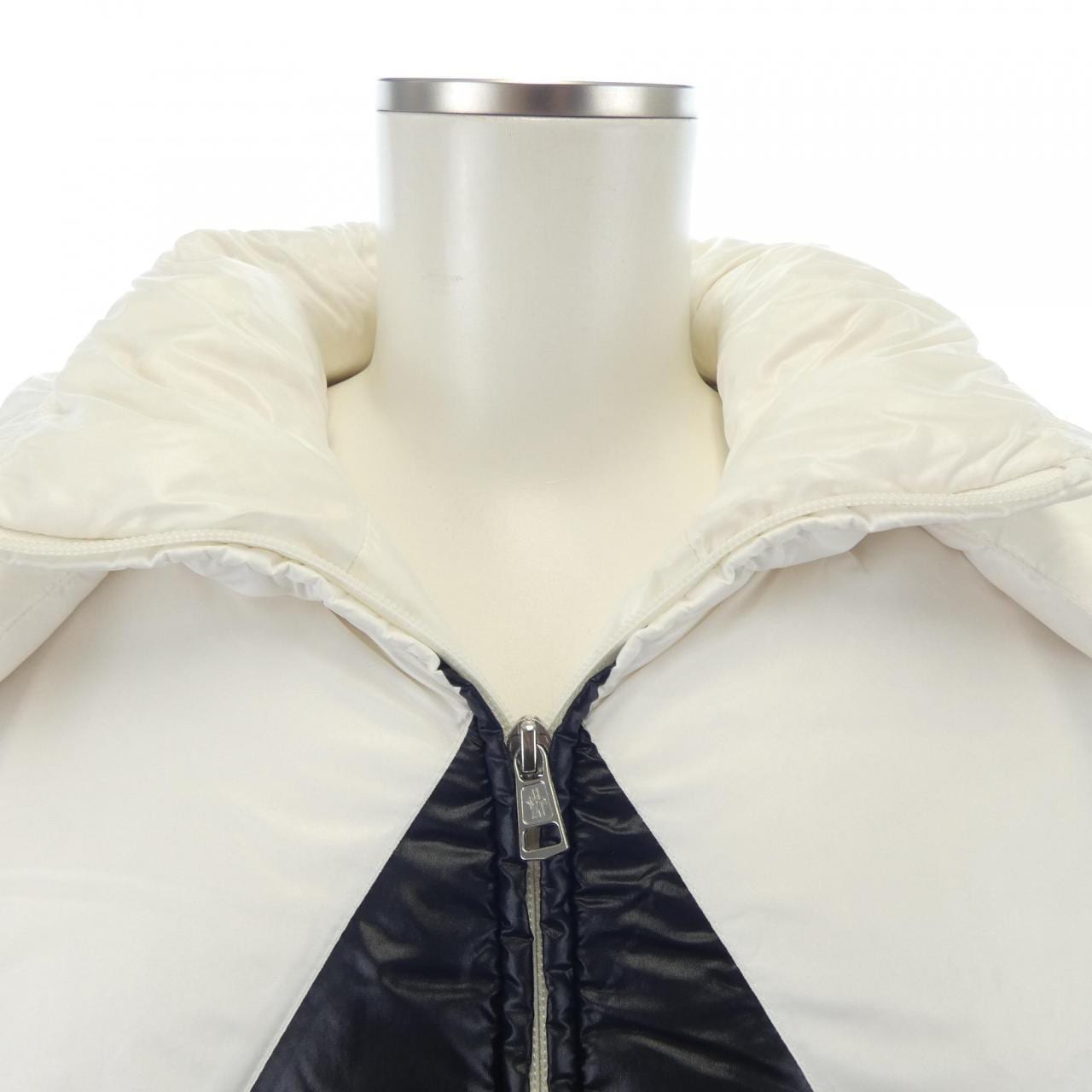 モンクレール MONCLER ダウンジャケット