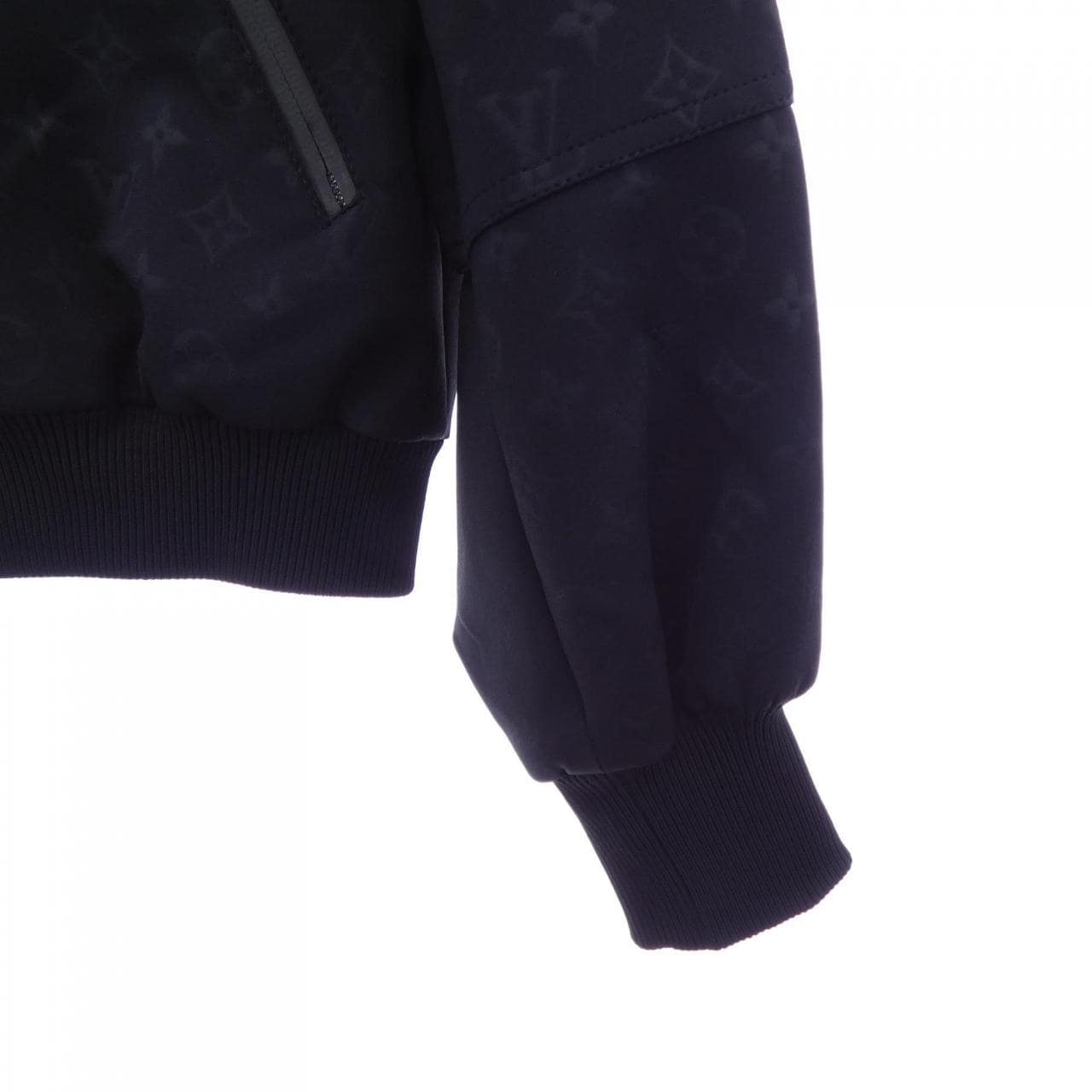ルイヴィトン LOUIS VUITTON エンボスモノグラム FMJA26D97 ブルゾン