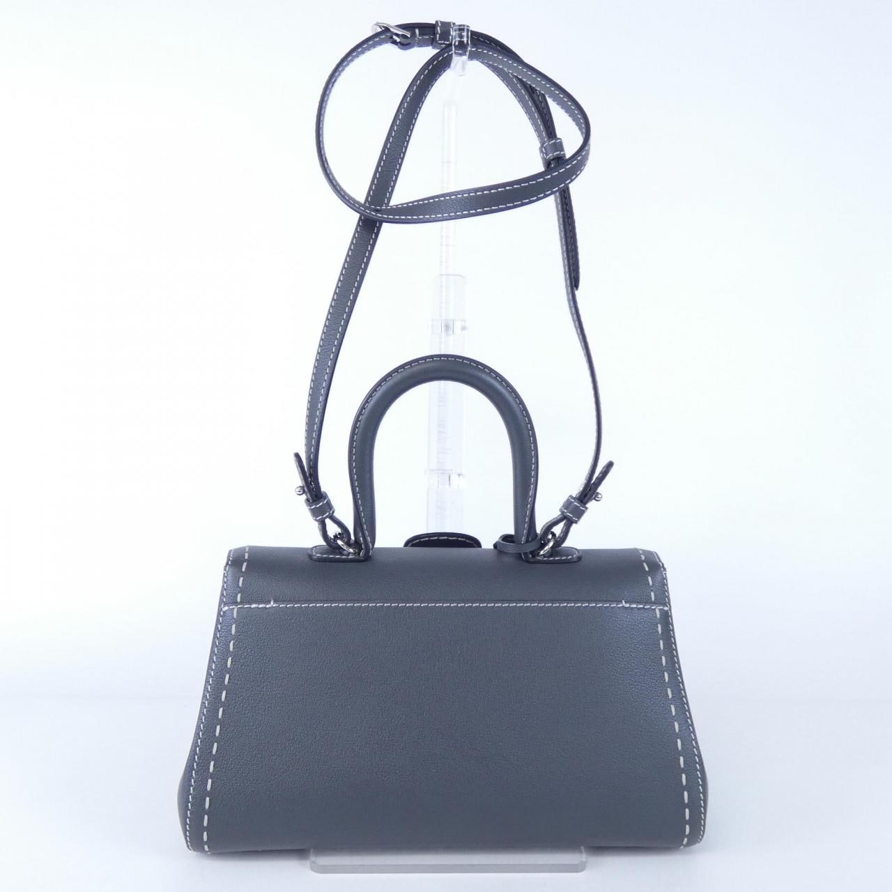 德爾沃DELVAUX