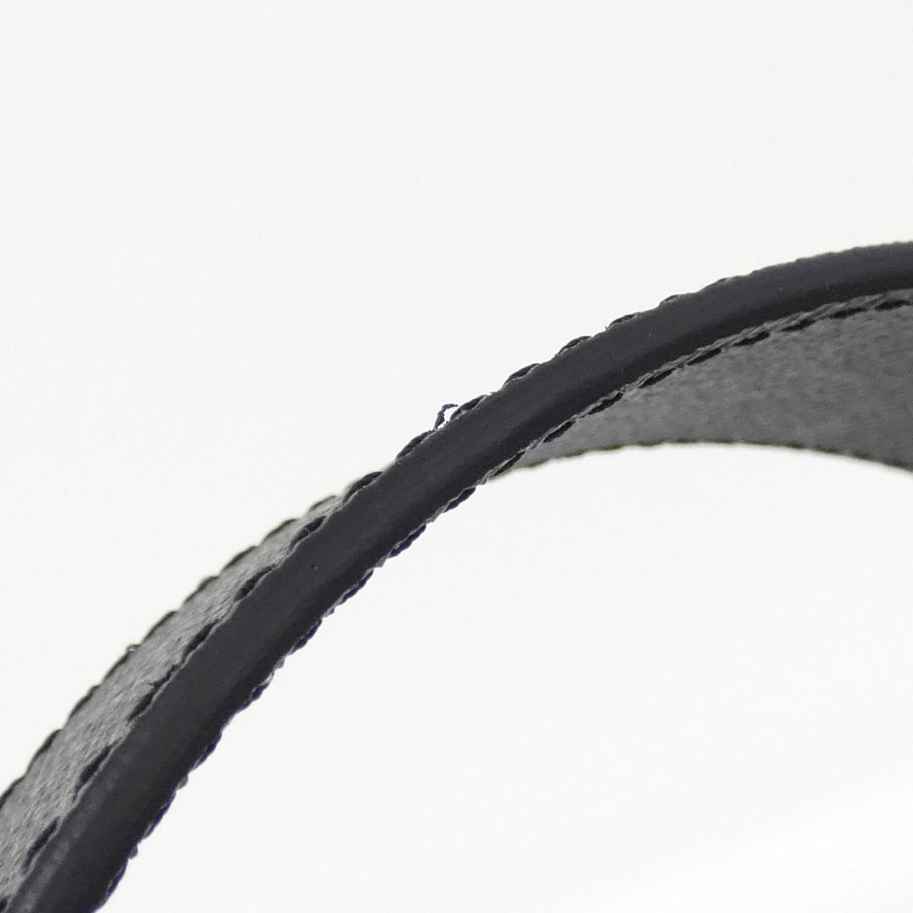 ルイヴィトン タイガ ラマ アウトドア メッセンジャー PM M30233 ショルダーバッグ