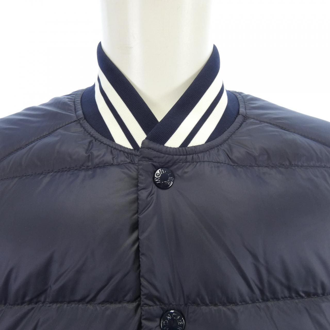 モンクレール MONCLER I20918G00011 ダウンジャケット