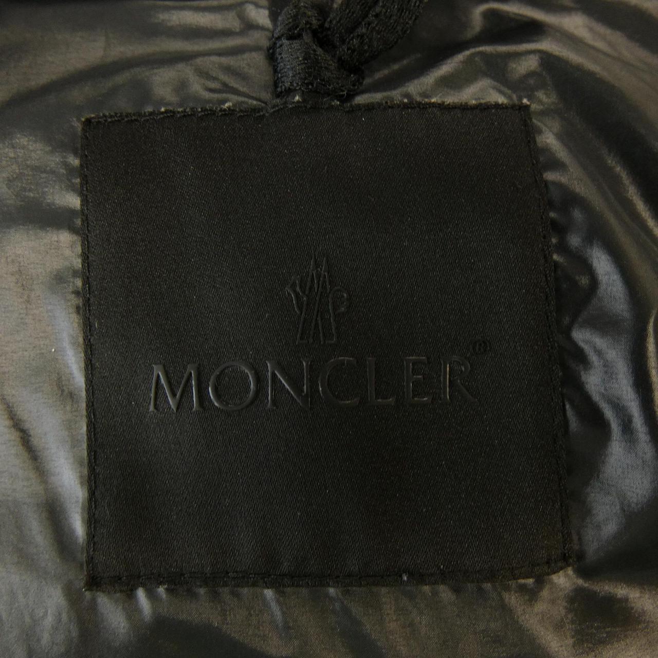 モンクレール MONCLER ダウンジャケット