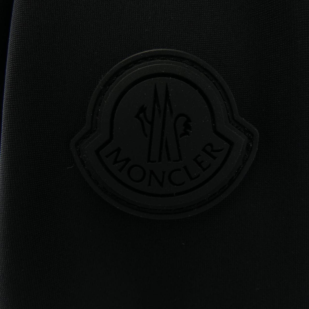 モンクレール MONCLER ダウンジャケット
