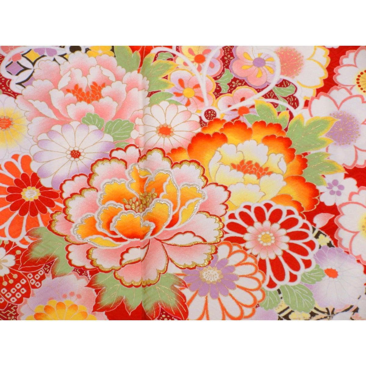 振袖　友禅金彩加工　刺繍入り