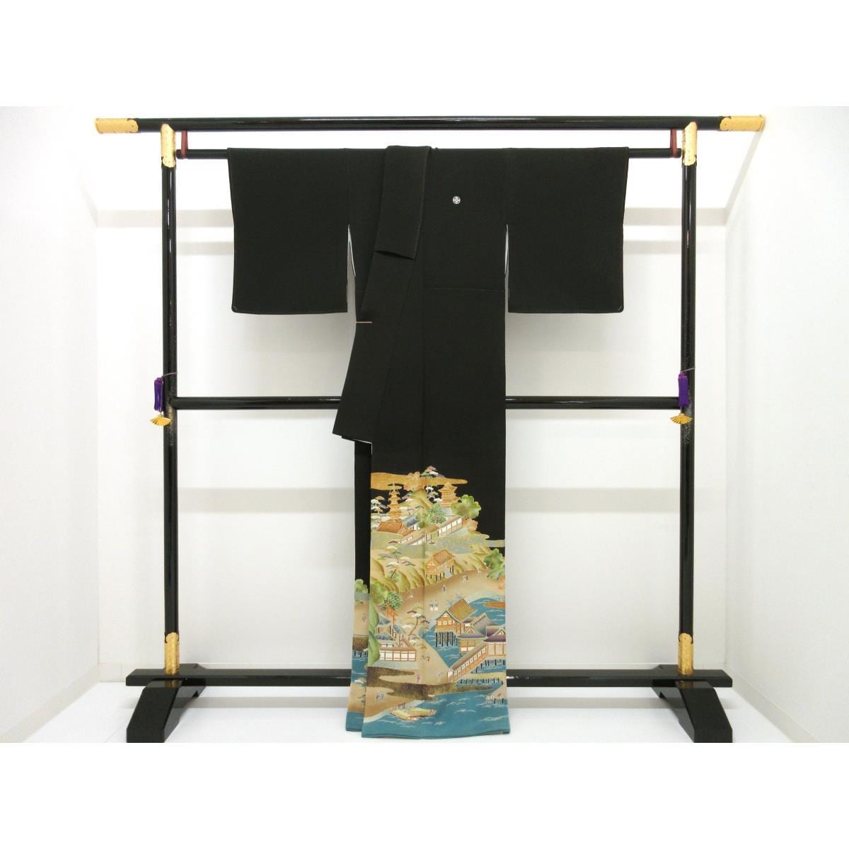 留袖　【大彦】野口彦太郎　丸に変り十三割　角立四ツ目