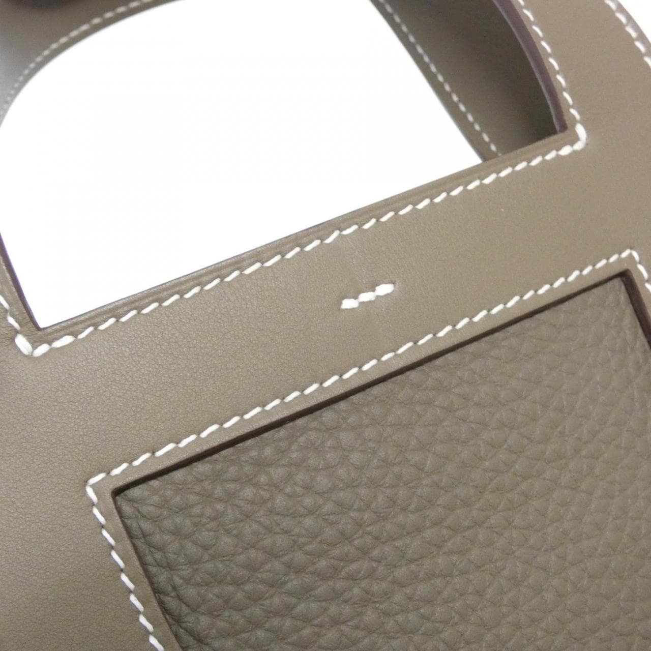 エルメス イン ザ ループ 23cm 084116CK バッグ