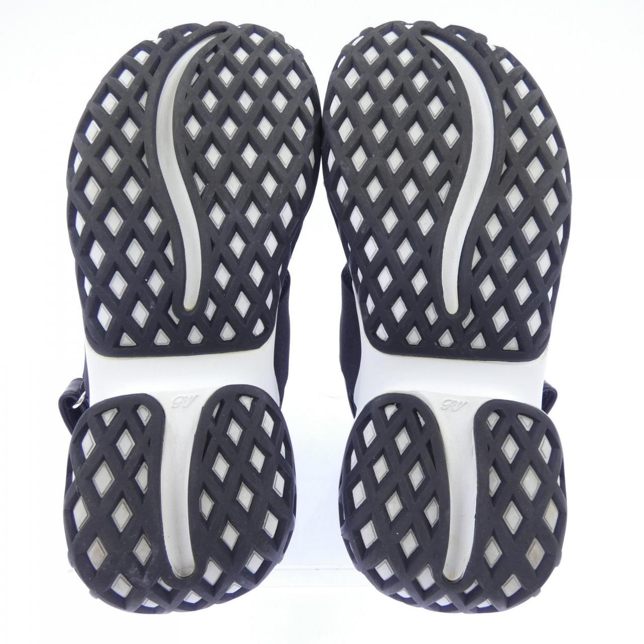 ロジェヴィヴィエ ROGER VIVIER ヴィヴ ラン ストラス バックル サンダル