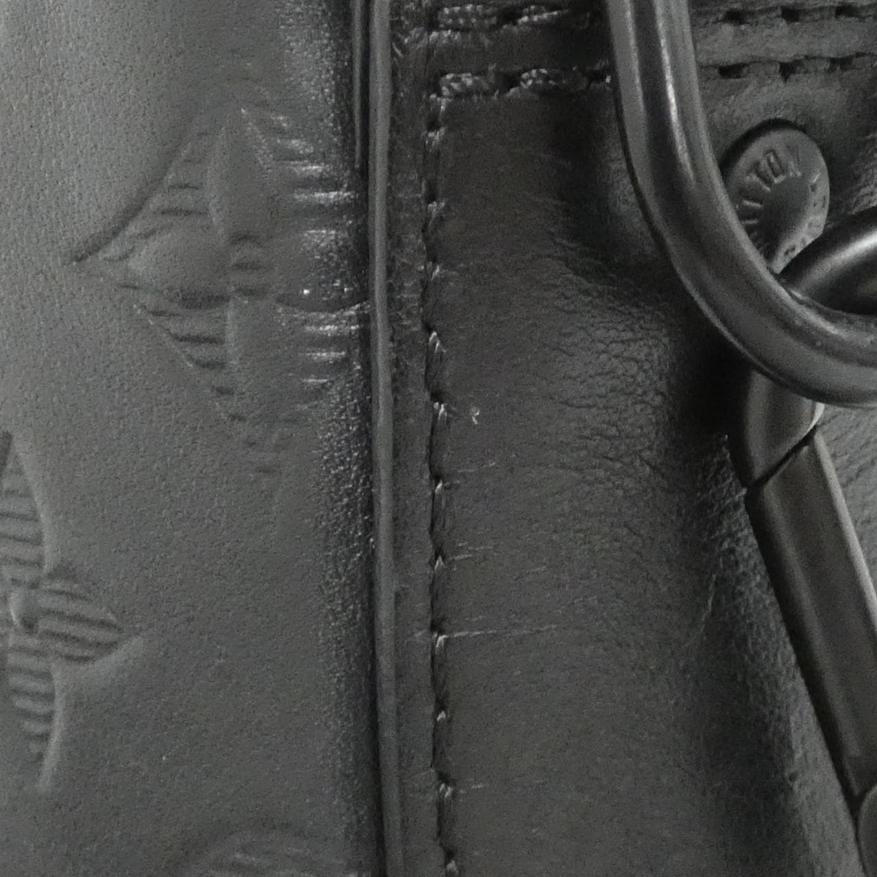 ルイヴィトン モノグラム シャドウ デュオ メッセンジャー M69827 ショルダーバッグ