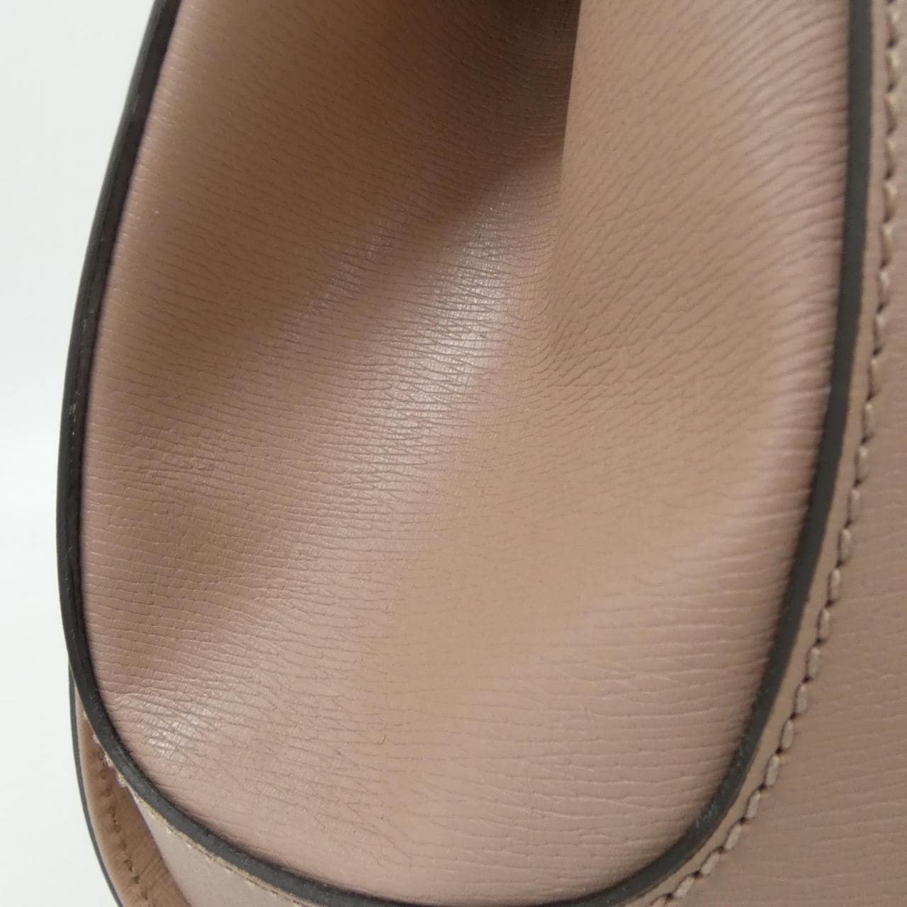 グッチ 338989 ARU0G バッグ