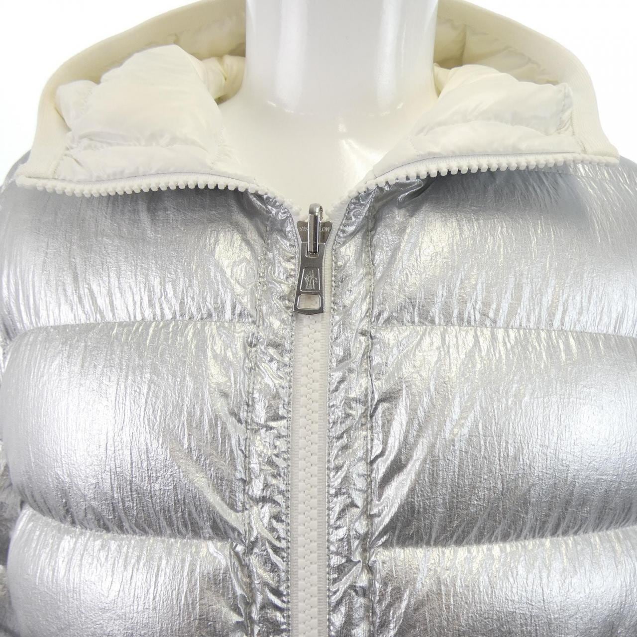 モンクレール MONCLER ダウンジャケット