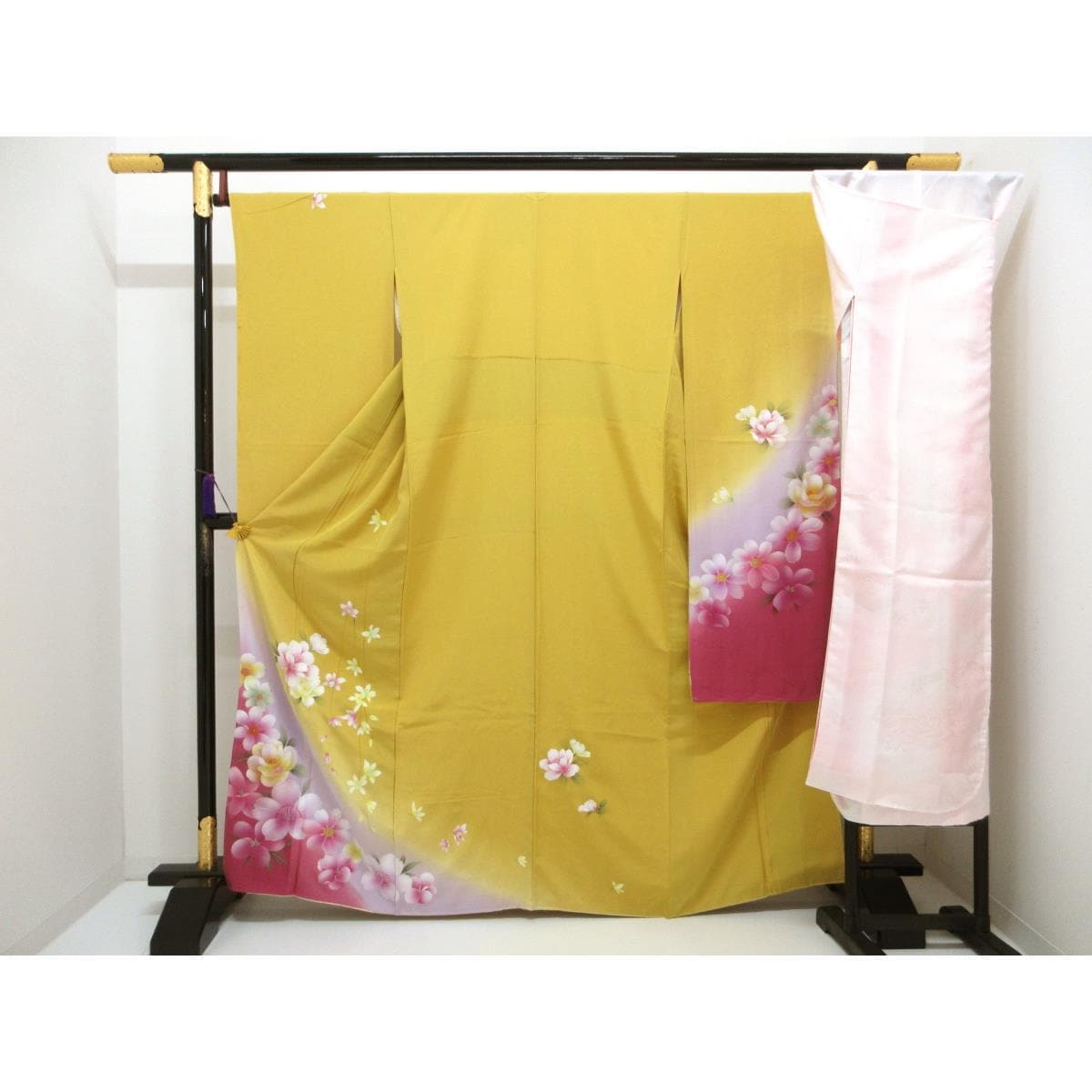 Furisode Kimono with Yuzen-processed Gradient Dyeing, Kimono and Nagajuban (2-Piece Set), Nagajuban (Polyester)