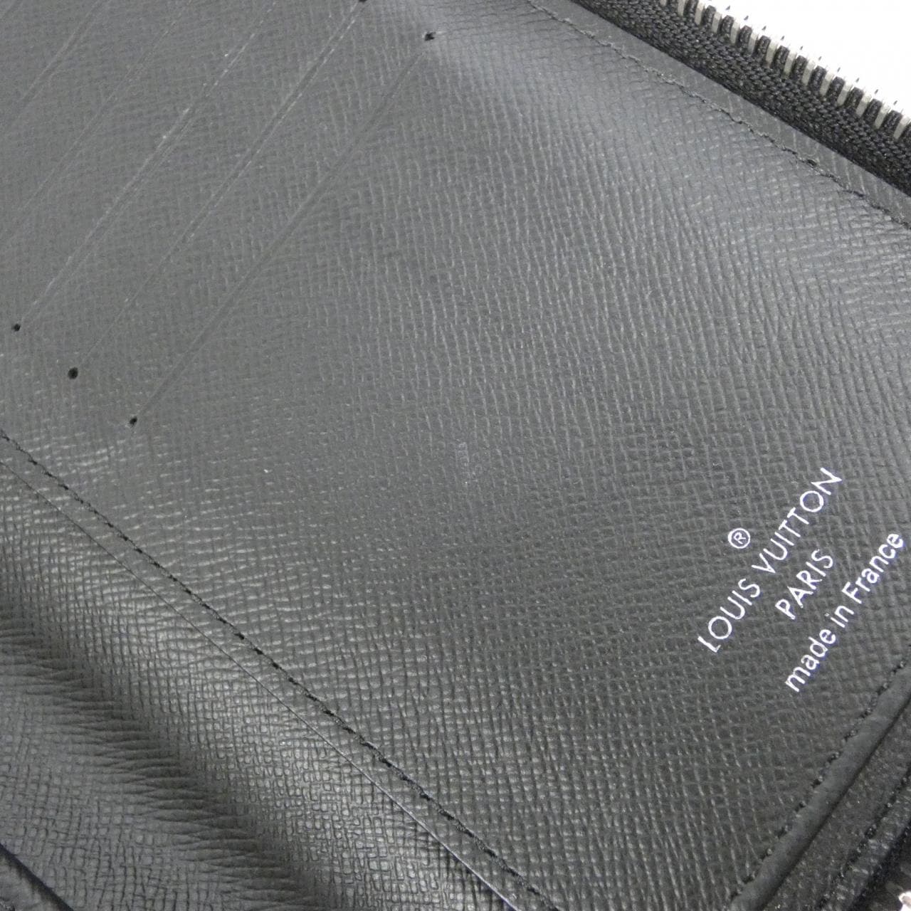 LOUIS VUITTON Taiga Zippy Wallet Vertical M30503 Wallet