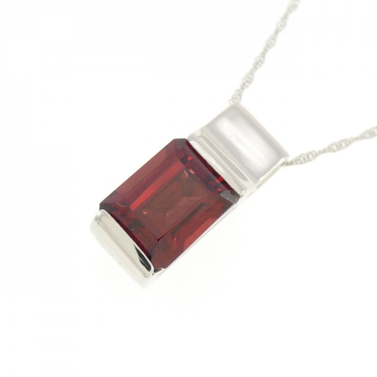 PT900/PT850 Garnet Necklace 1.65CT
