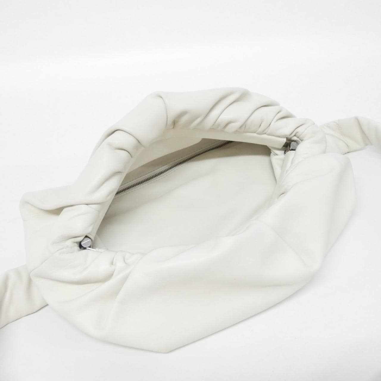 ボッテガヴェネタ 620954 V0050 ショルダーバッグ