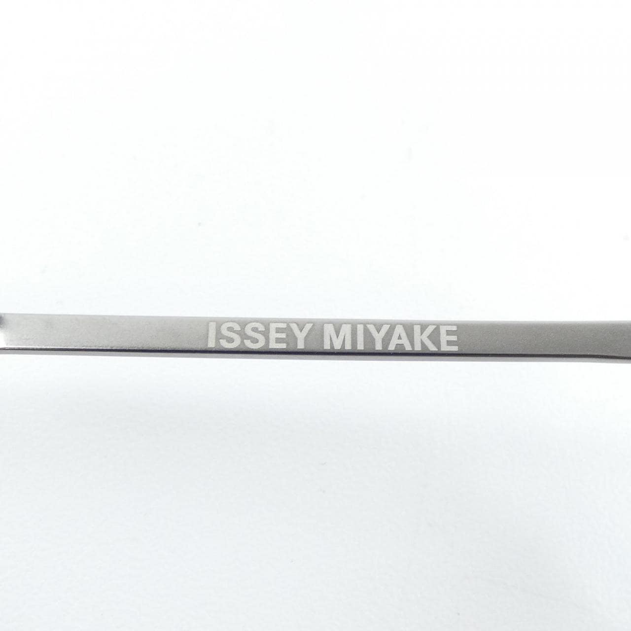 イッセイミヤケ ISSEY MIYAKE 金子眼鏡 EYEWEAR