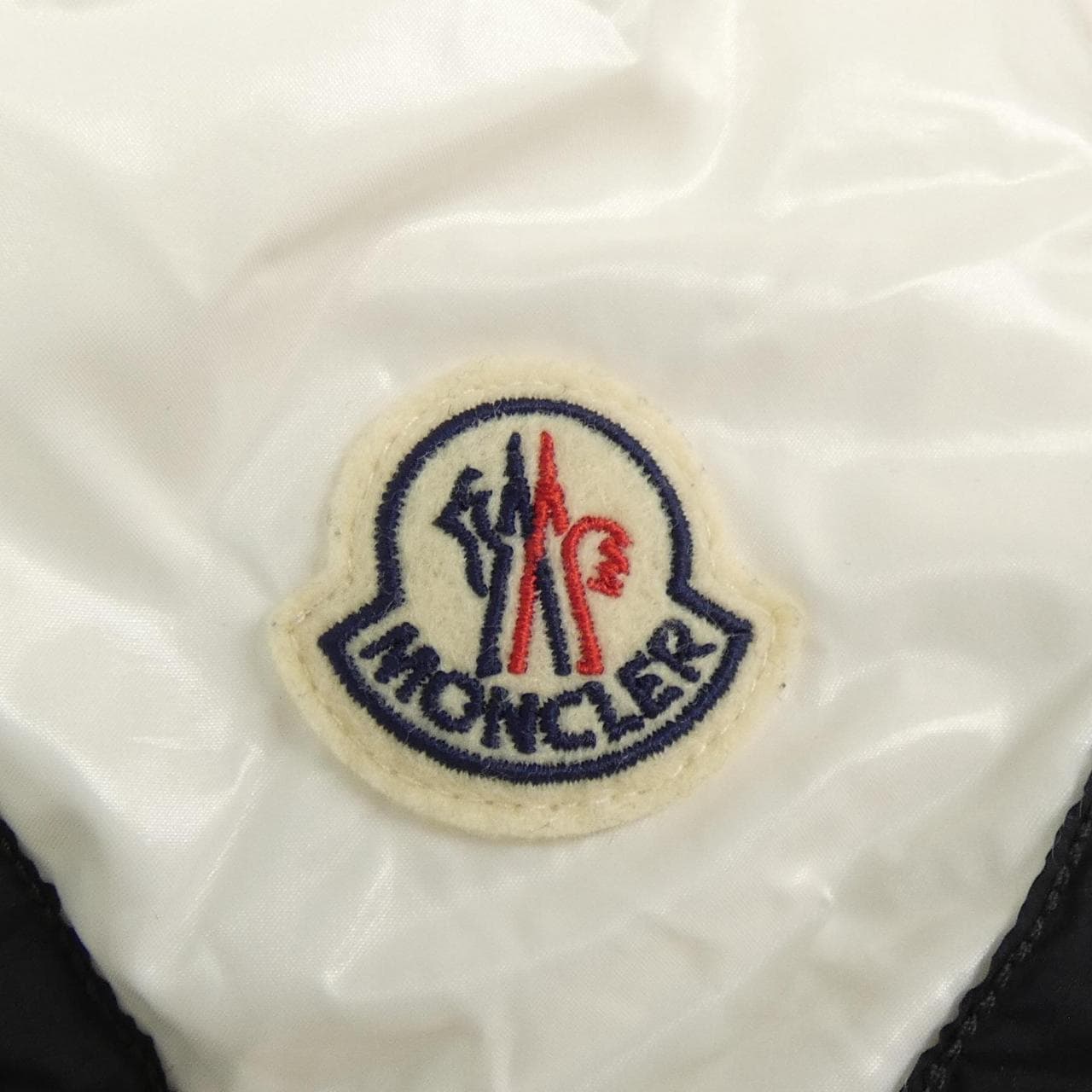 モンクレール MONCLER ダウンジャケット