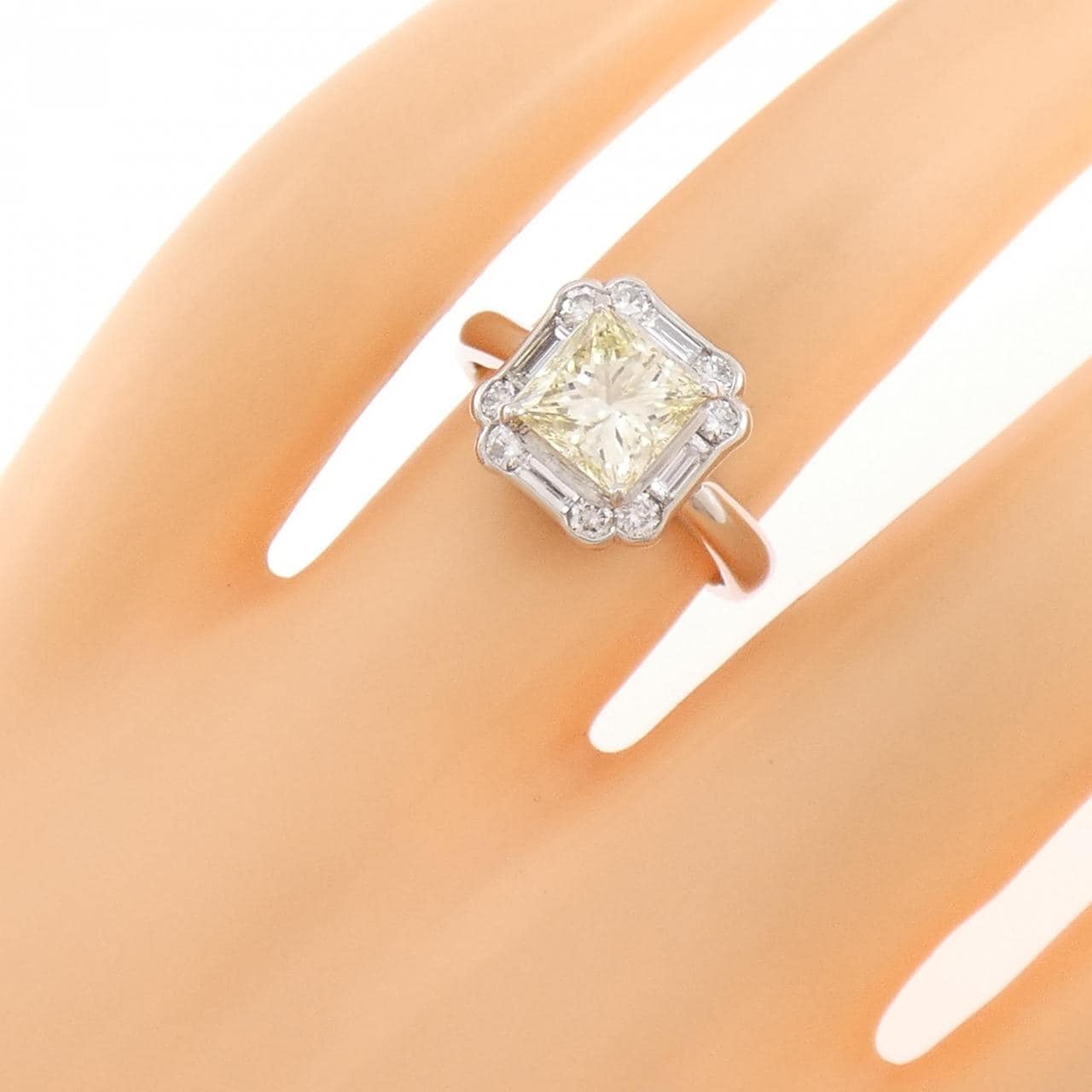PT900 ダイヤモンド リング 1.527CT LY SI2 ファンシーカット