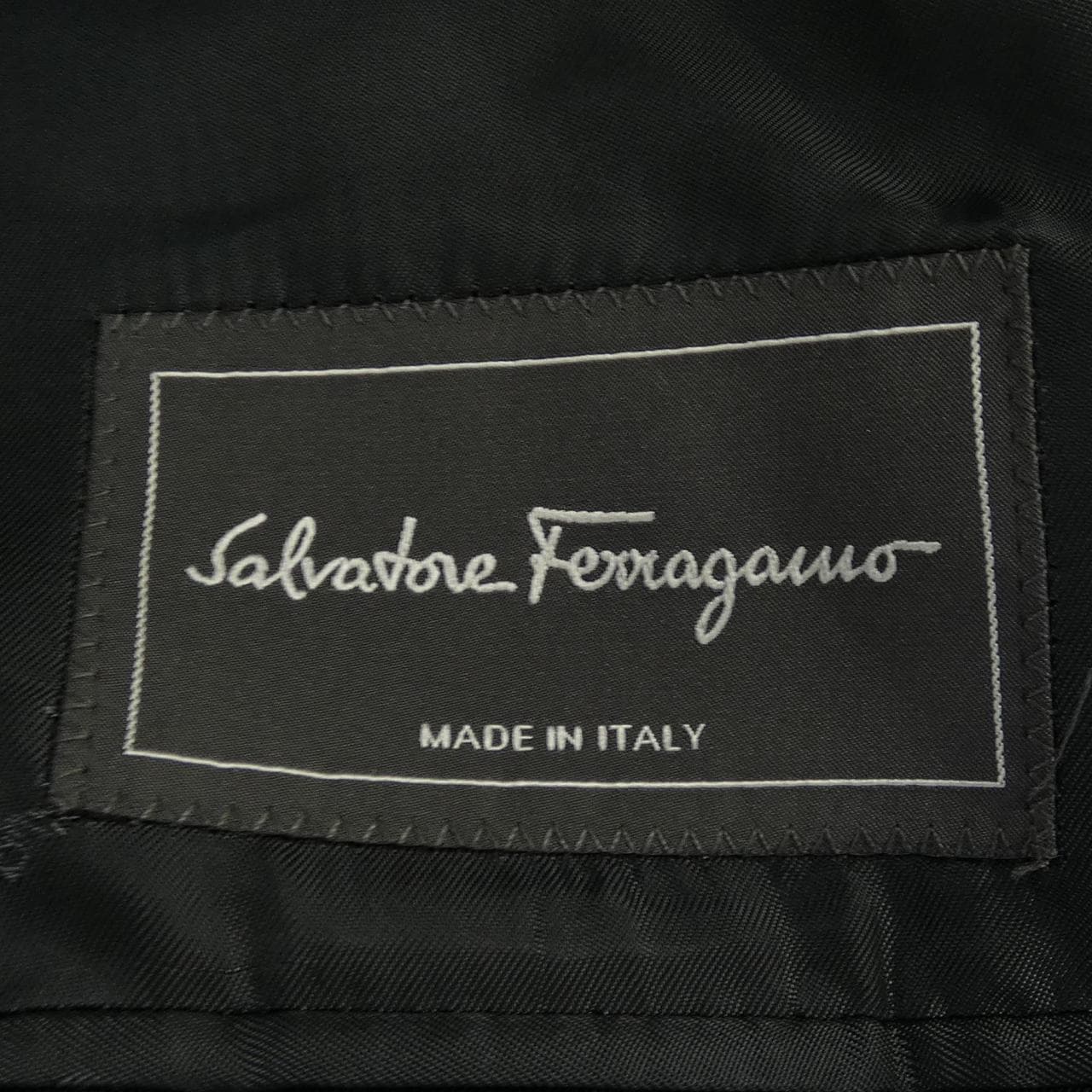 サルヴァトーレフェラガモ SALVATORE FERRAGAMO スーツ
