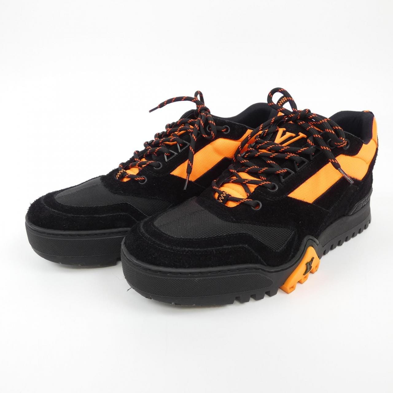 LOUIS LOUIS VUITTON sneakers