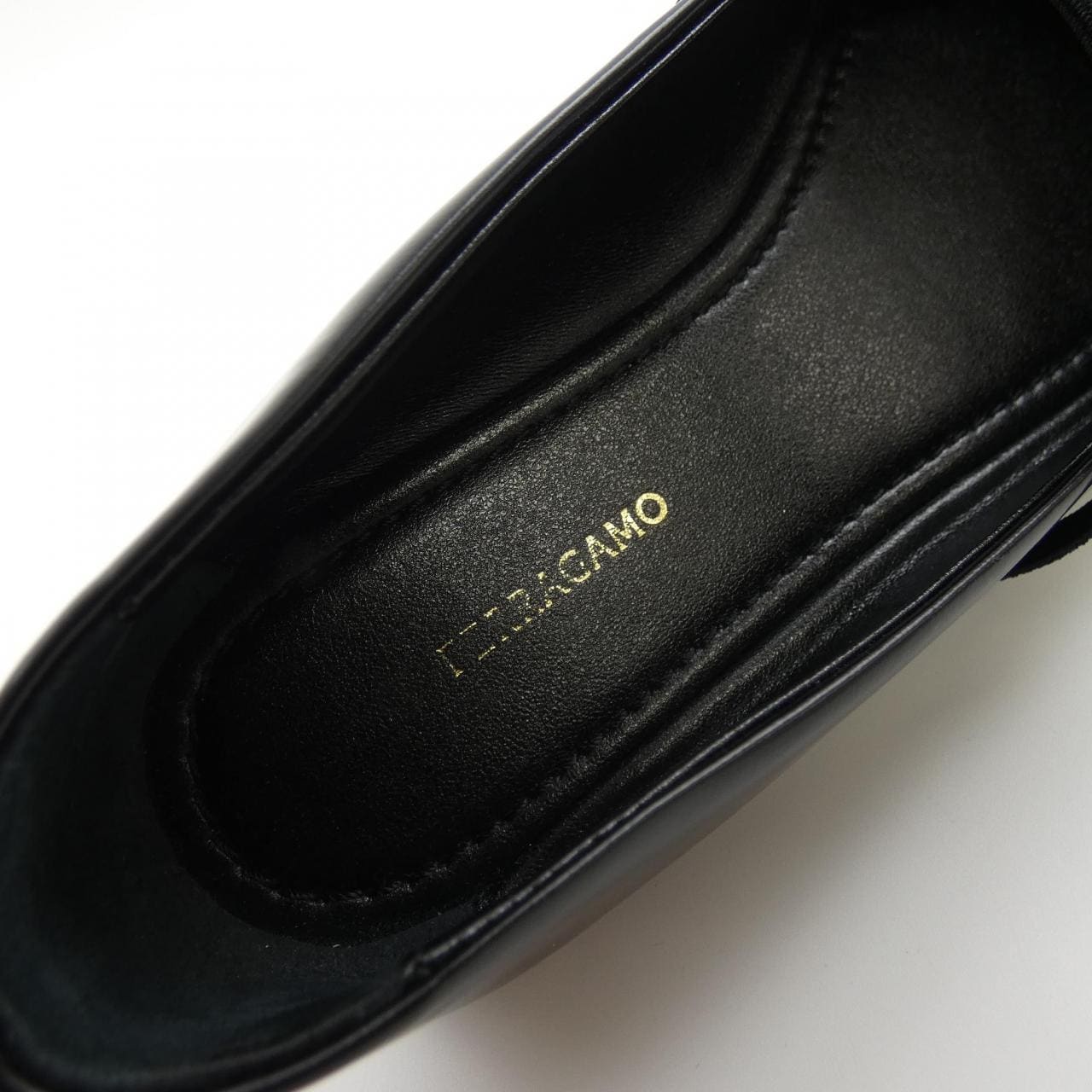 フェラガモ FERRAGAMO フラットシューズ