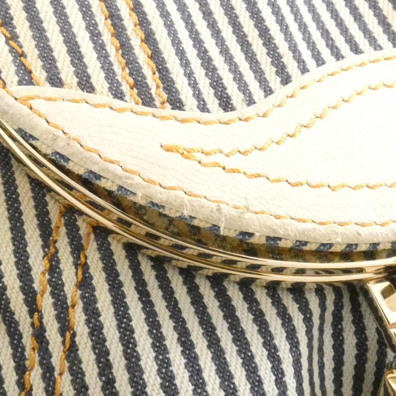 フェンディ SPY 8BR511 UG7 ショルダーバッグ