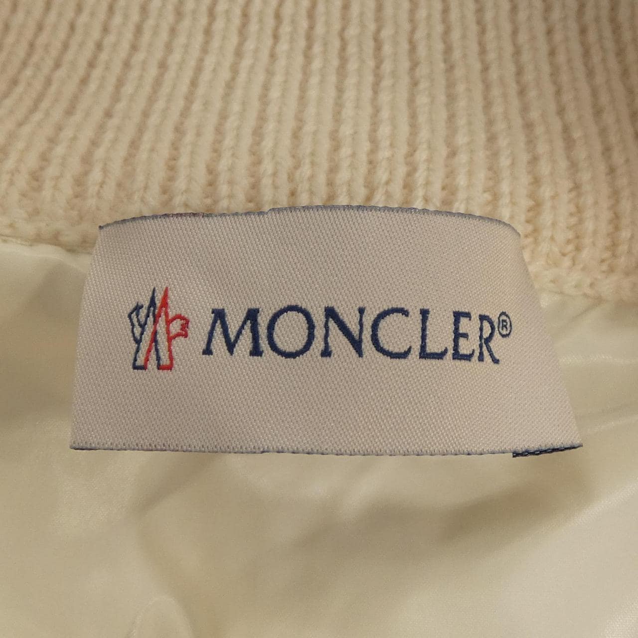 モンクレール MONCLER 20939B00020 ダウンジャケット