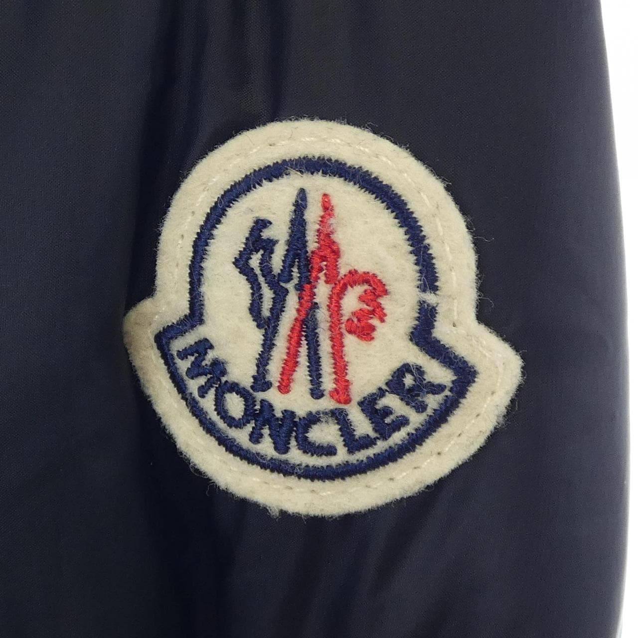 モンクレール MONCLER ダウンジャケット