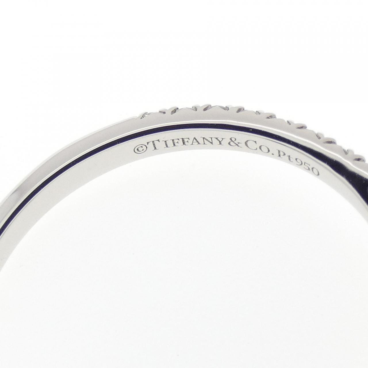 ティファニー ノヴォ リング 0.41CT E VVS1 エメラルドカット