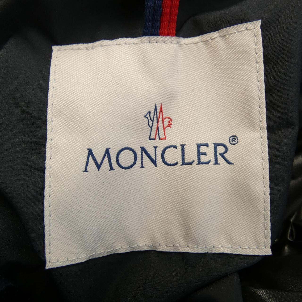 モンクレール MONCLER ダウンジャケット