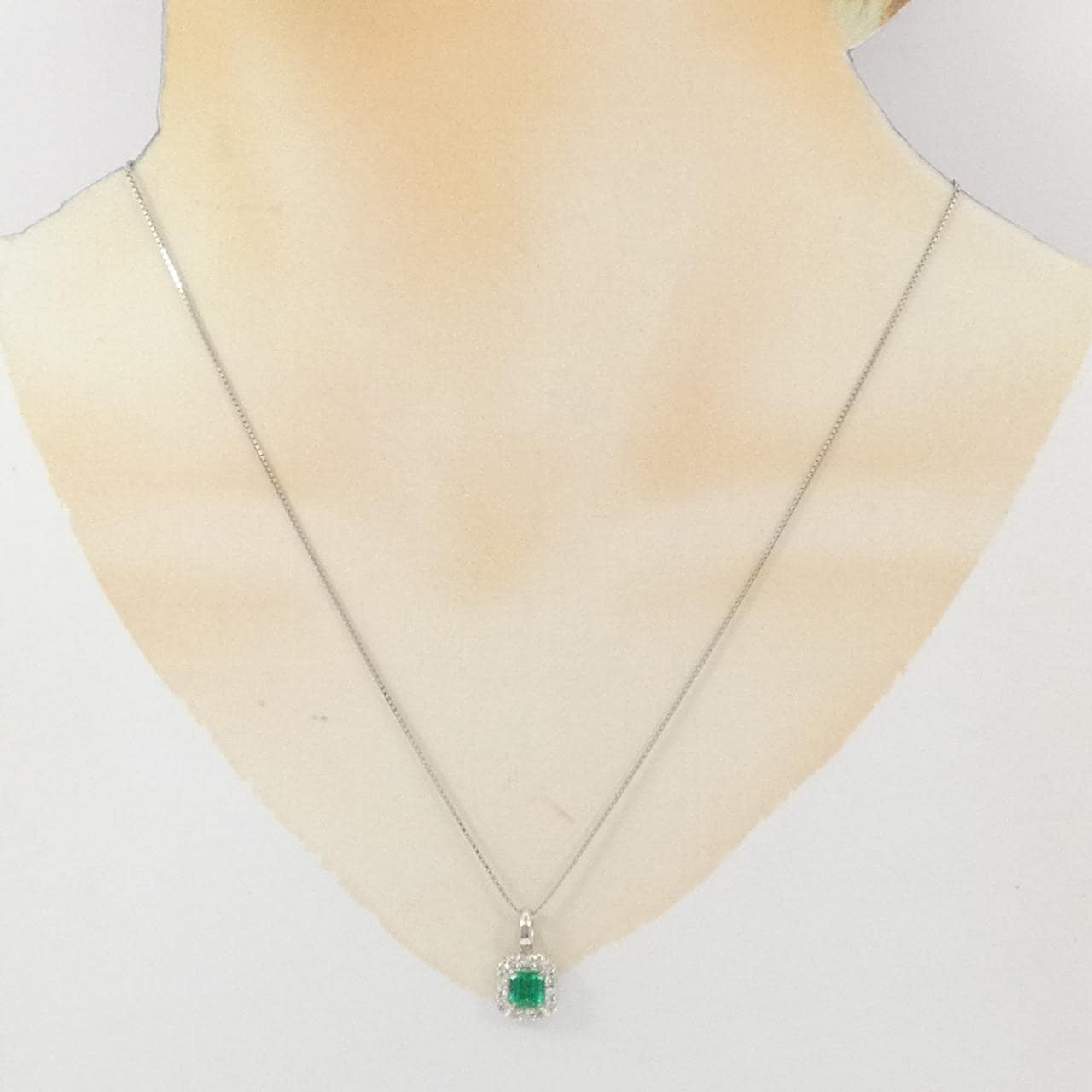 PT900/PT850 エメラルド ネックレス 0.86CT
