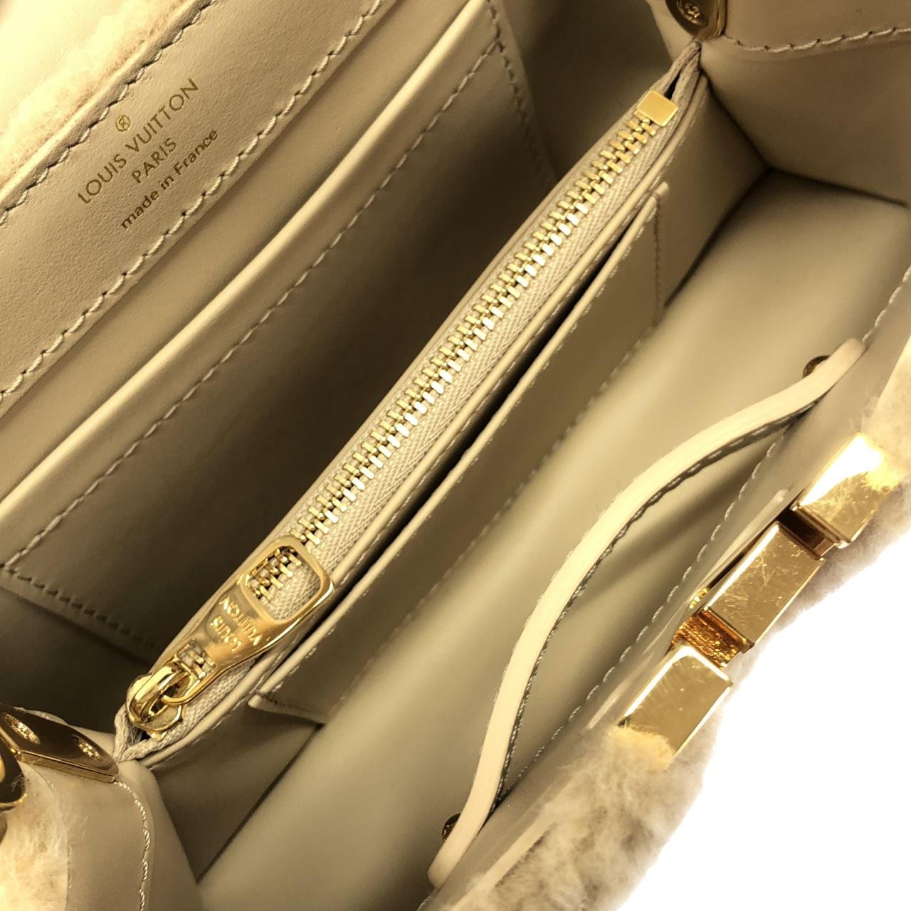 ルイヴィトン コージーグラム(LV SKI) カプシーヌ EW MINI M11918 バッグ