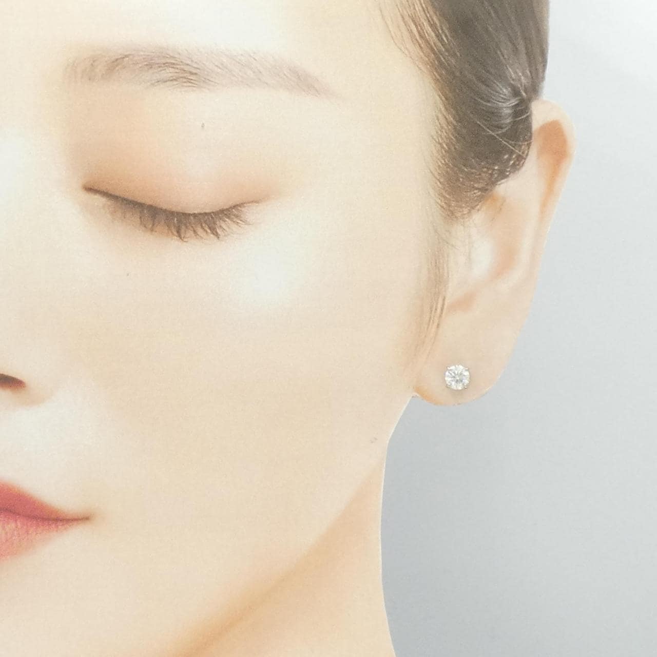 PT900 ソリティア ダイヤモンド ピアス 1.01CT