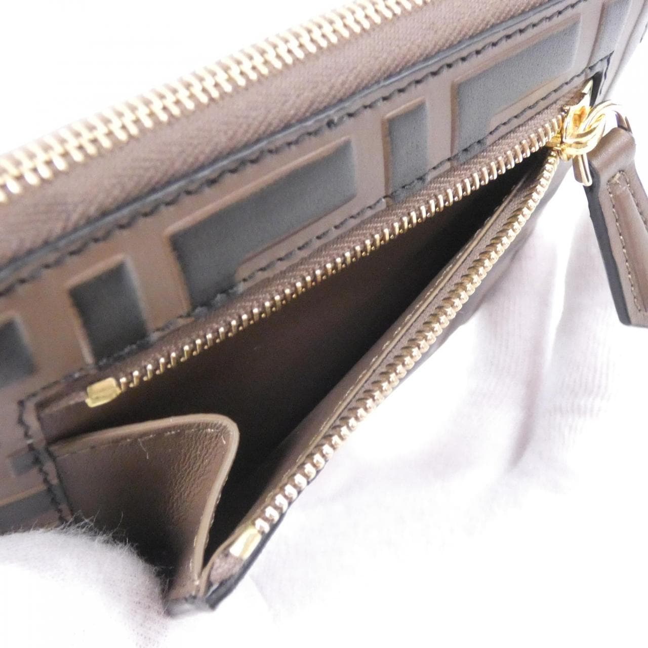 【新品】フェンディ 8M0508 ADYM 財布