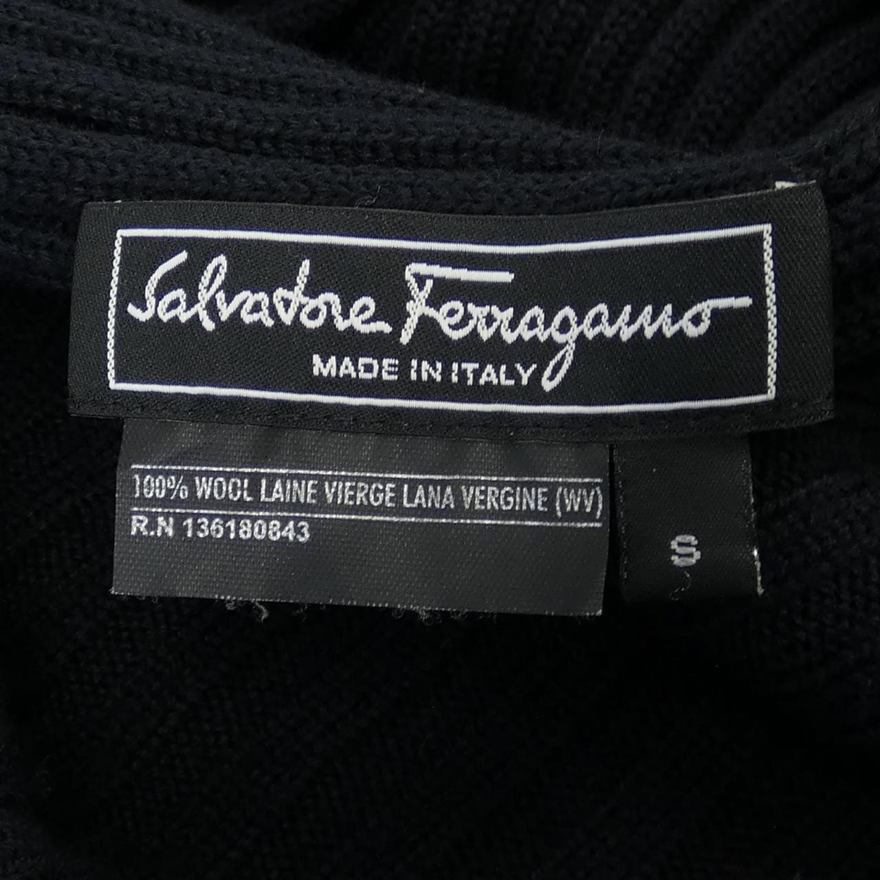 サルヴァトーレフェラガモ SALVATORE FERRAGAMO カーディガン