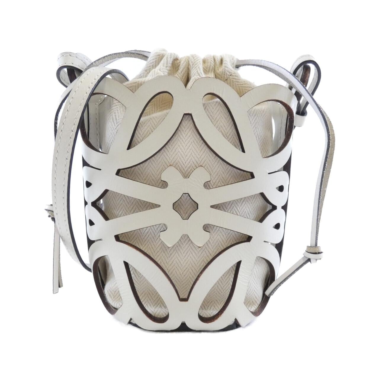 ロエベ アナグラムカットアウトポケット C922Y62X07 バッグ